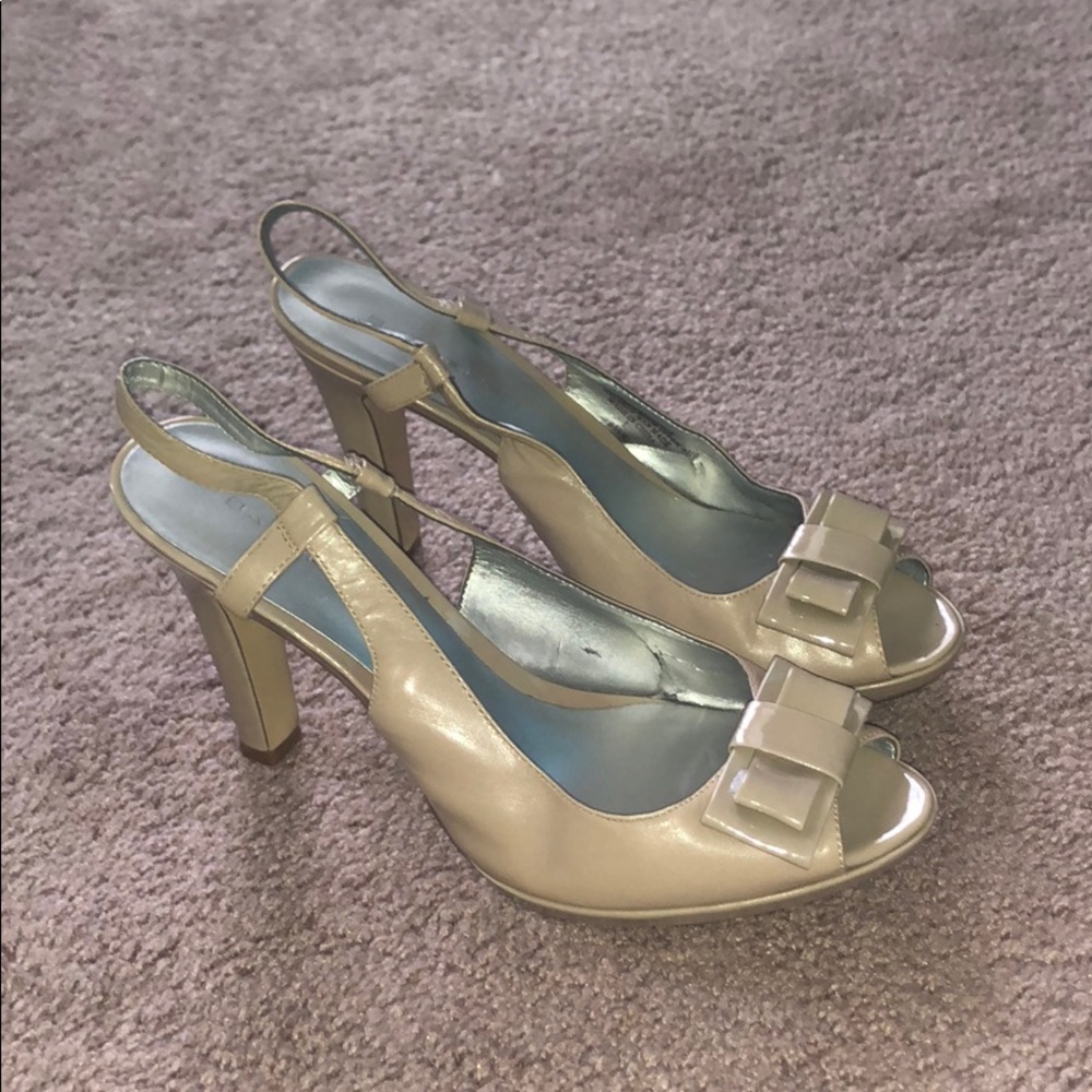 Shoes - Picture 2 of 4